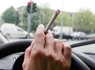  Аргентинские власти намерены за курение за рулем лишать прав 