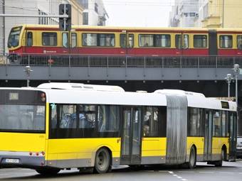  Две трети жителей немецких городов ездят на общественном транспорте 