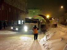  Коммунальщики вывезли с улиц Москвы 400 тысяч кубометров снега 