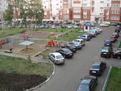 Во дворах столицы уже организовано 72% новых парковочных мест